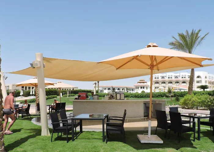 Курортный комплекс Old Palace Sahl Hasheesh