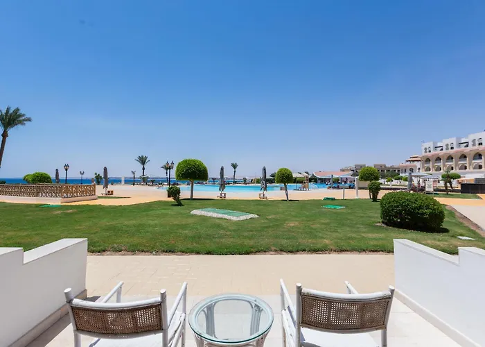 Курортный комплекс Old Palace Sahl Hasheesh 5*