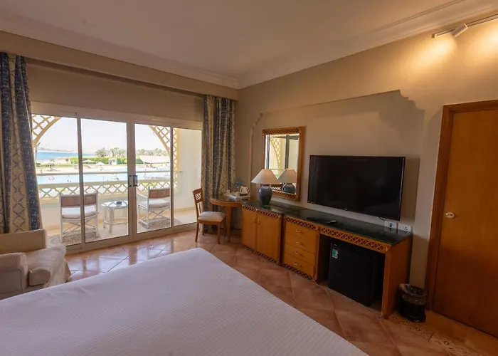 Курортный комплекс Old Palace Sahl Hasheesh 5*