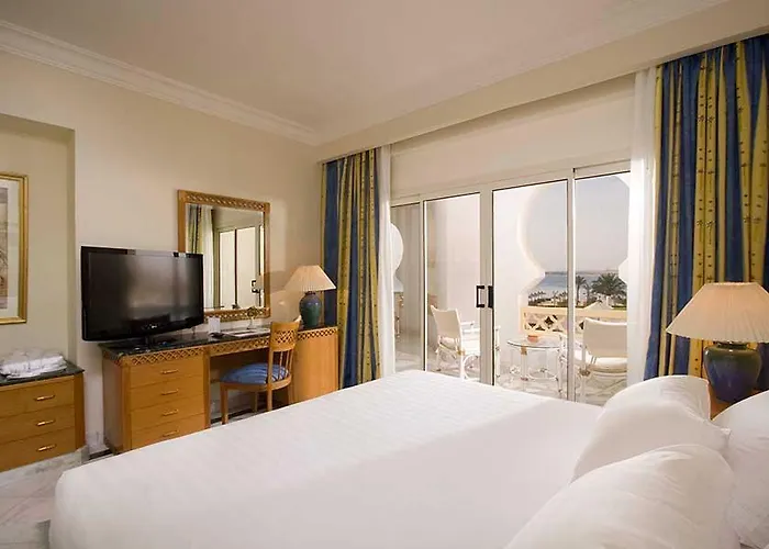 Курортный комплекс Old Palace Sahl Hasheesh 5*