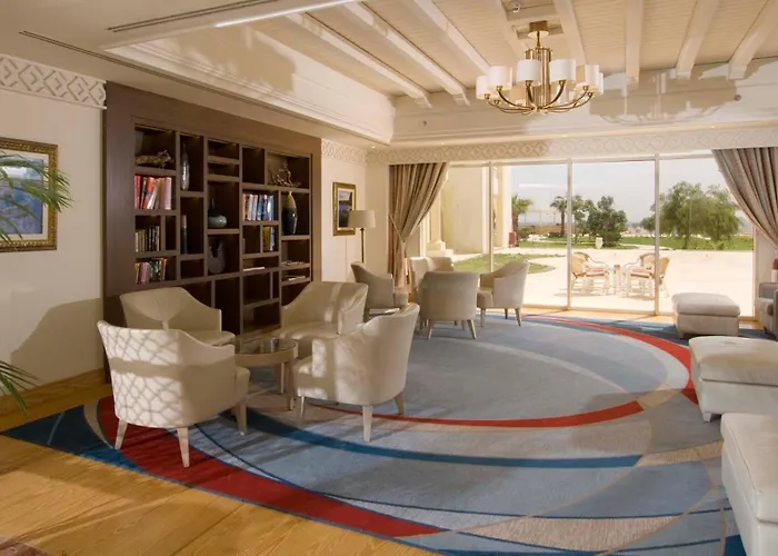 Курортный комплекс Old Palace Sahl Hasheesh 5*